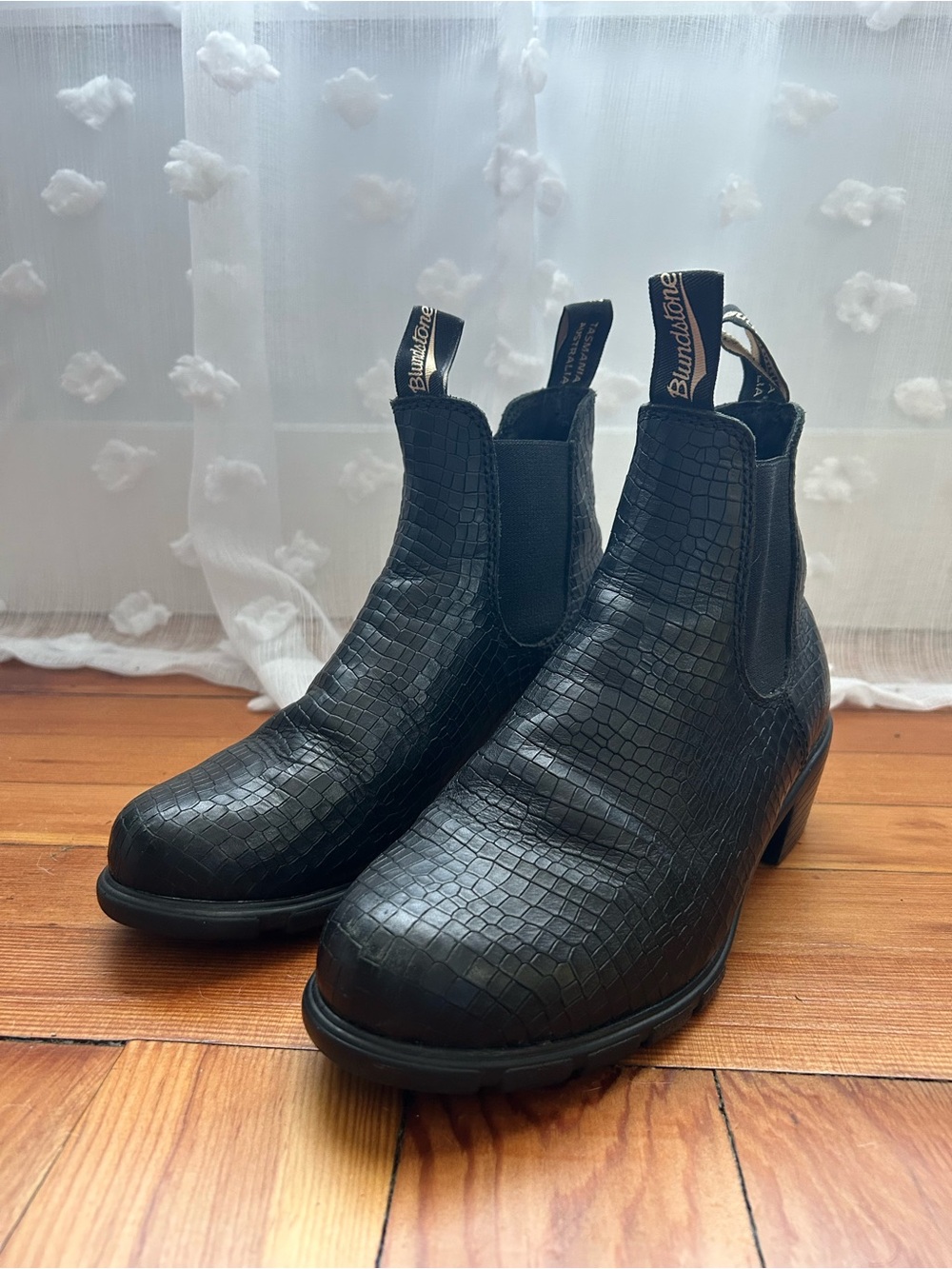 Blundstone Black Croc-Embossed Heeled Chelsea Ankle Boots